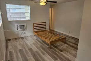 808 NE 10th St, Hallandale Beach, FL 33009 - Photo 9