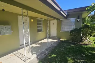 808 NE 10th St, Hallandale Beach, FL 33009 - Photo 3