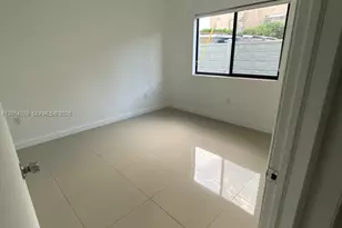423 E 27th St, Hialeah, FL 33013 - Photo 7