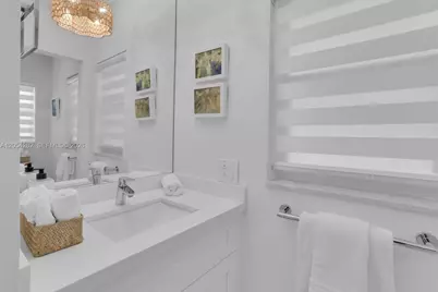 2762 NE 3rd St, Pompano Beach, FL 33062 - Photo 19