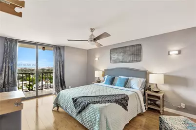2625 Collins Ave #1609, Miami Beach, FL 33140 - Photo 9
