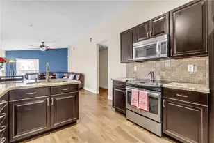 4252 SW 78th Dr, Davie, FL 33328 - Photo 9