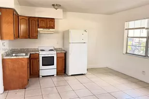978 SW 10th Dr, Pompano Beach, FL 33060 - Photo 7