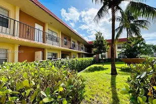 978 SW 10th Dr, Pompano Beach, FL 33060 - Photo 1