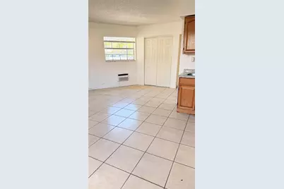 978 SW 10th Dr #10, Pompano Beach, FL 33060 - Photo 5