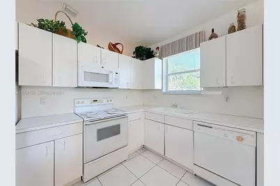 9786 Lemonwood Ct, Boynton Beach, FL 33437 - Photo 37