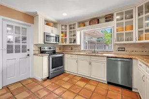 800 SW 8th Terrace, Fort Lauderdale, FL 33315 - Photo 11