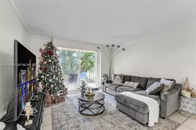 9320 Fontainebleau Blvd #215, Miami, FL 33172 - Photo 5