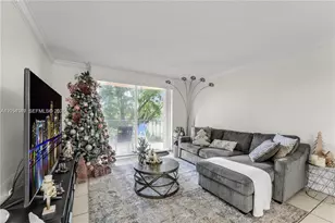 9320 Fontainebleau Blvd, Miami, FL 33172 - Photo 5