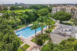 9320 Fontainebleau Blvd, Miami, FL 33172 - Photo 15