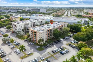 9320 Fontainebleau Blvd, Miami, FL 33172 - Photo 15