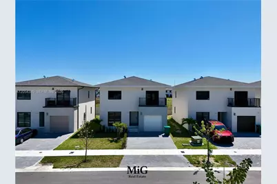 1374 NW 1st St, Florida City, FL 33034 - Photo 3