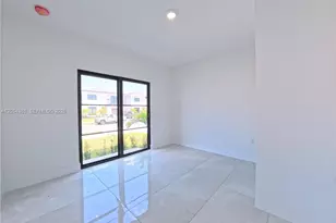1374 NW 1st St, Florida City, FL 33034 - Photo 5