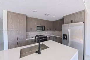1374 NW 1st St, Florida City, FL 33034 - Photo 9