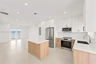 4732 SW 87th Ct, Miami, FL 33165 - Photo 3