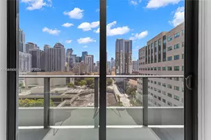 121 NE 5th St, Miami, FL 33132 - Photo 13