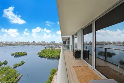 16385 Biscayne Blvd #2205, North Miami Beach, FL 33160 - Photo 1