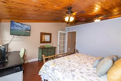 87200 Overseas Hwy #E4, Plantation Key, FL 33036 - Photo 11