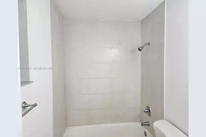 642 E 2nd Ave #B, Hialeah, FL 33010 - Photo 13