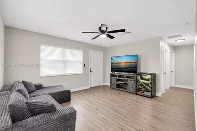 4561 NW 16th Ter, Tamarac, FL 33309 - Photo 5