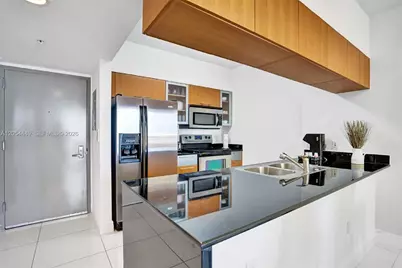 1750 N Bayshore Dr #2911, Miami, FL 33132 - Photo 9