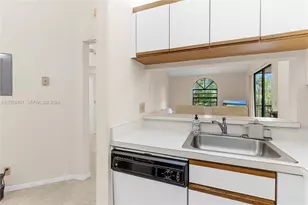 10690 NW 14th St, Plantation, FL 33322 - Photo 9