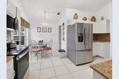709 NW 177th Ave, Pembroke Pines, FL 33029 - Photo 15
