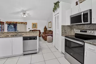 709 NW 177th Ave, Pembroke Pines, FL 33029 - Photo 13