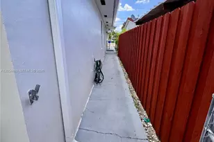 1158 NW 34th Ave, Miami, FL 33125 - Photo 13