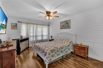 8747 Cleary Blvd, Plantation, FL 33324 - Photo 13