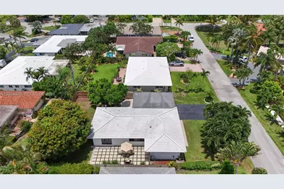 1892 NE 33rd St, Oakland Park, FL 33306 - Photo 39