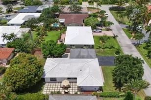 1892 NE 33rd St, Oakland Park, FL 33306 - Photo 39