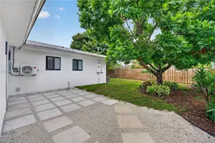 1892 NE 33rd St, Oakland Park, FL 33306 - Photo 31