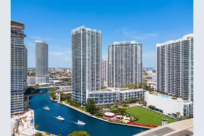 90 SW 3rd St #PH-12, Miami, FL 33130 - Photo 11
