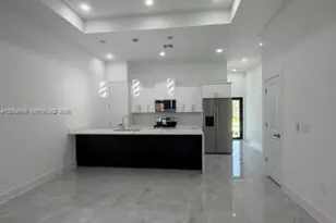 257/259 SW 3rd St, Cape Coral, FL 33991 - Photo 3