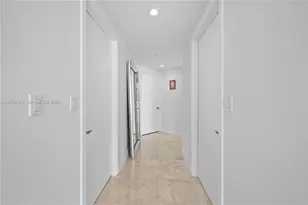 1331 Brickell Bay Dr, Miami, FL 33131 - Photo 25