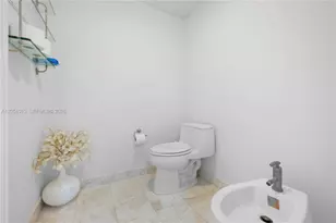 1331 Brickell Bay Dr, Miami, FL 33131 - Photo 29