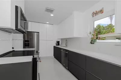 2784 NE 30th St, Lighthouse Point, FL 33064 - Photo 9