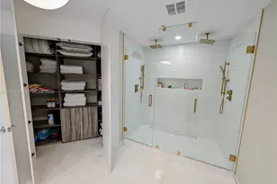 17301 Biscayne Blvd, North Miami Beach, FL 33160 - Photo 9