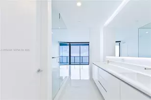700 NE 24th St, Miami, FL 33137 - Photo 17