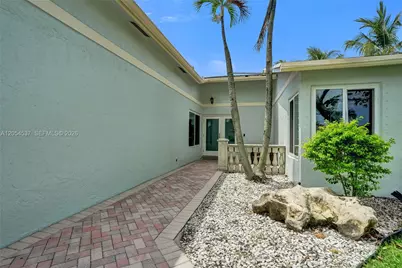 3946 NW 1st Dr, Deerfield Beach, FL 33442 - Photo 3