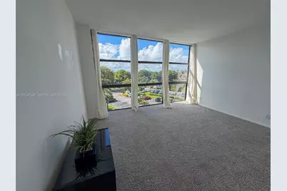 1000 Parkview Dr #531, Hallandale Beach, FL 33009 - Photo 17