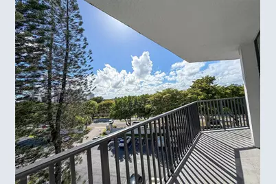 1000 Parkview Dr #531, Hallandale Beach, FL 33009 - Photo 11