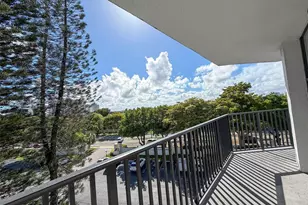 1000 Parkview Dr, Hallandale Beach, FL 33009 - Photo 11