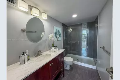 1000 Parkview Dr #531, Hallandale Beach, FL 33009 - Photo 19