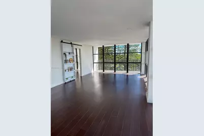 1000 Parkview Dr #531, Hallandale Beach, FL 33009 - Photo 5