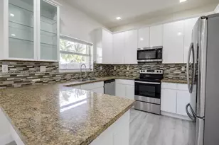 10956 NW 73rd St, Doral, FL 33178 - Photo 9