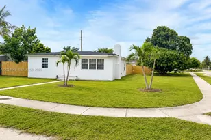 646 Aspen Rd, West Palm Beach, FL 33409 - Photo 1