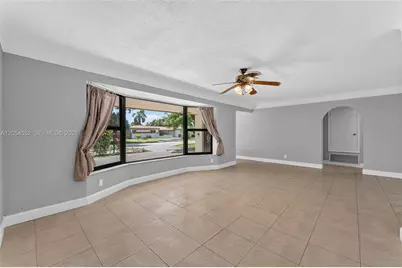 1109 SE 10th St, Deerfield Beach, FL 33441 - Photo 11