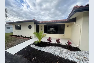 1109 SE 10th St, Deerfield Beach, FL 33441 - Photo 3